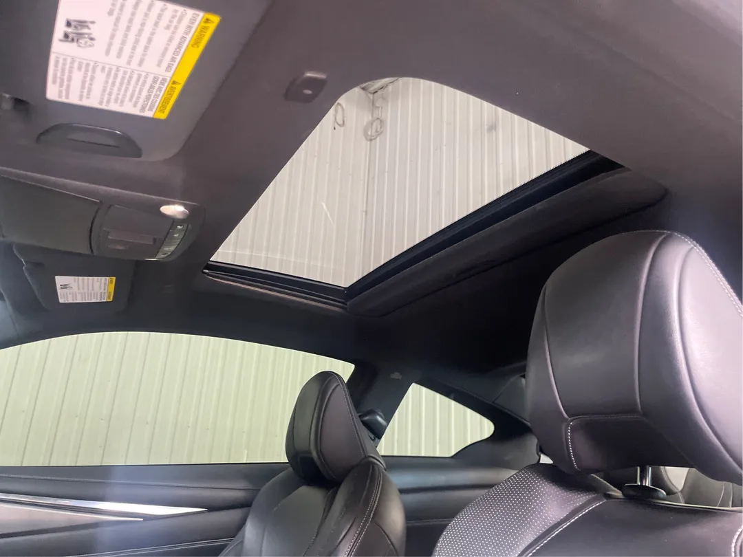 2017 INFINITI Q60 — photo 5