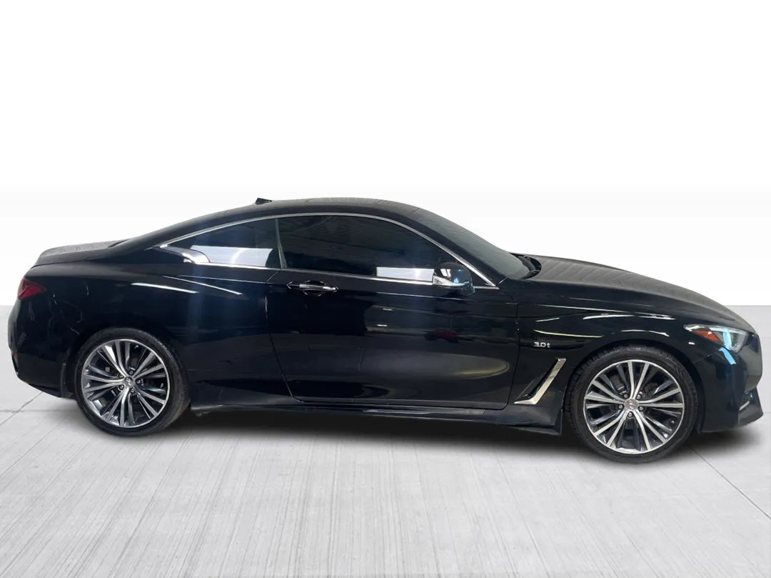 2017 INFINITI Q60 — photo 2