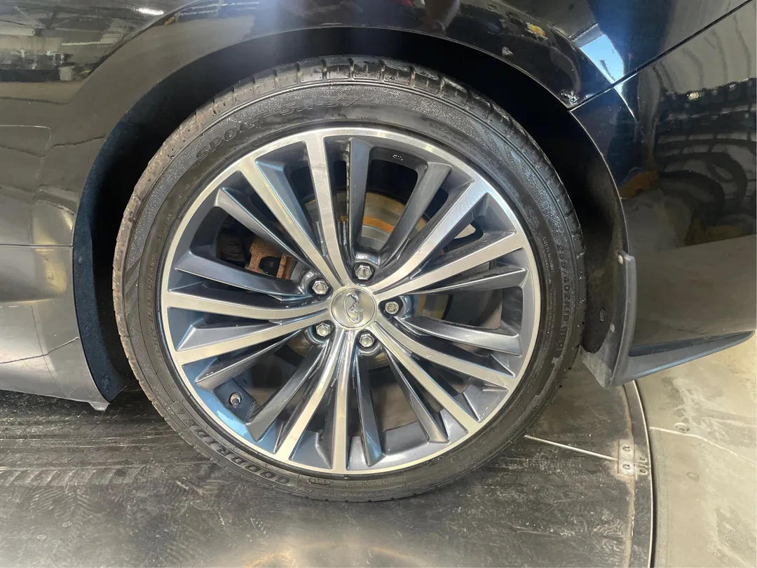 2017 INFINITI Q60 — photo 6