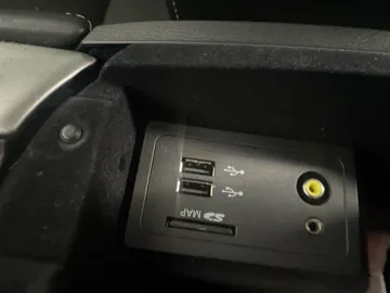2017 INFINITI Q60 - image 29