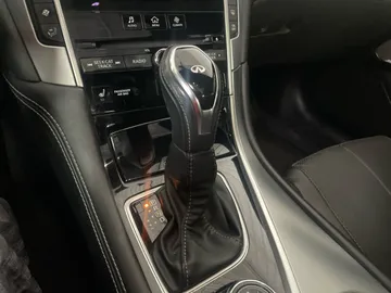 2017 INFINITI Q60 - image 30
