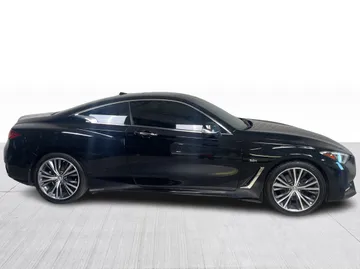 2017 INFINITI Q60 - image 2
