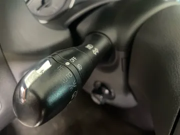 2017 INFINITI Q60 - image 18