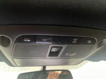 2017 INFINITI Q60 - image 15