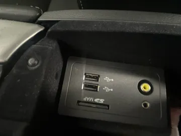 2017 INFINITI Q60 - image 29