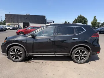 2018 Nissan Rogue - image 4
