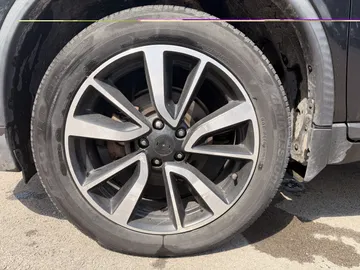 2018 Nissan Rogue - image 7