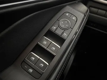 2021 Nissan Rogue - image 29