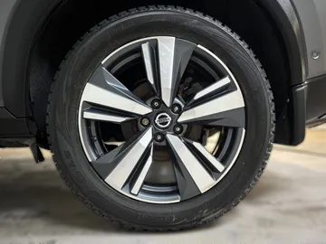 2021 Nissan Rogue - image 7