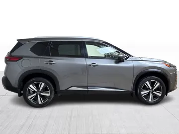 2021 Nissan Rogue - image 2