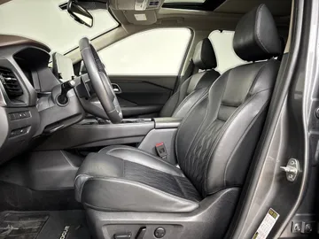 2021 Nissan Rogue - image 3