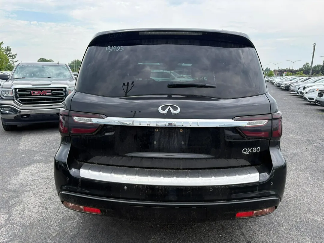 2018 INFINITI QX80 — photo 5
