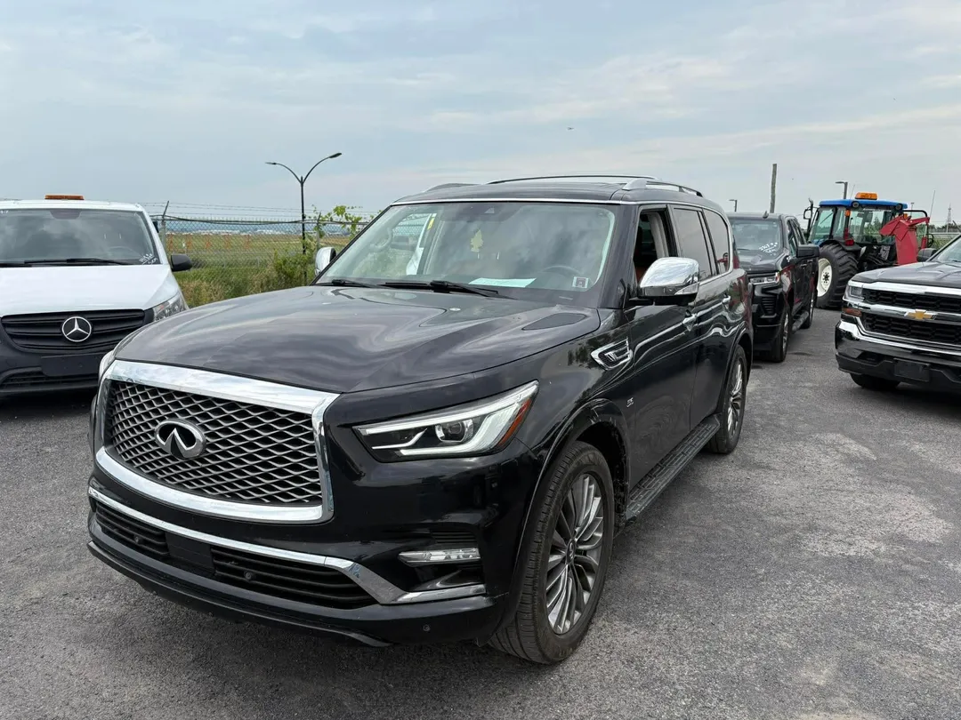 2018 INFINITI QX80 — photo 3