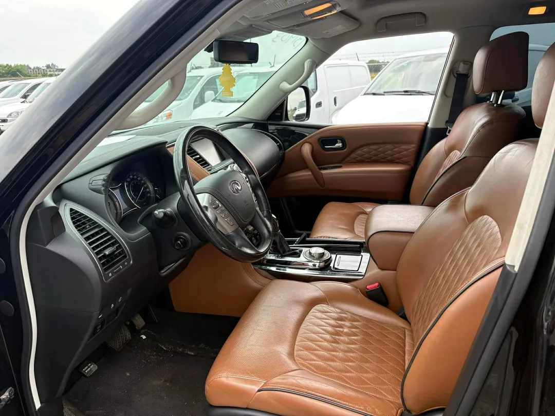 2018 INFINITI QX80 — photo 7