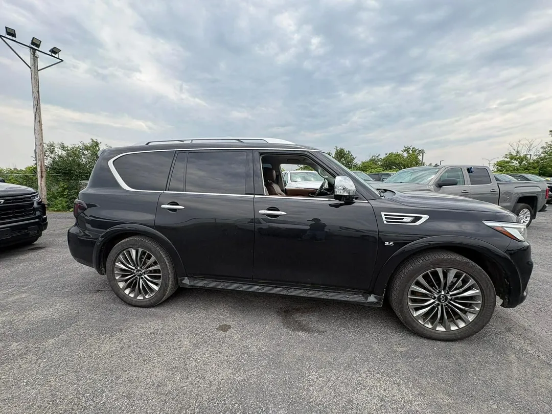 2018 INFINITI QX80 — photo 4