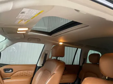 2018 INFINITI QX80 - image 6