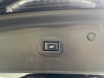2018 INFINITI QX80 - image 23
