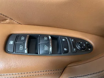 2018 INFINITI QX80 - image 30