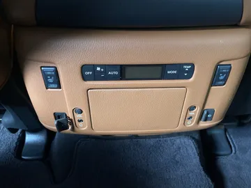 2018 INFINITI QX80 - image 33