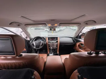 2018 INFINITI QX80 - image 9