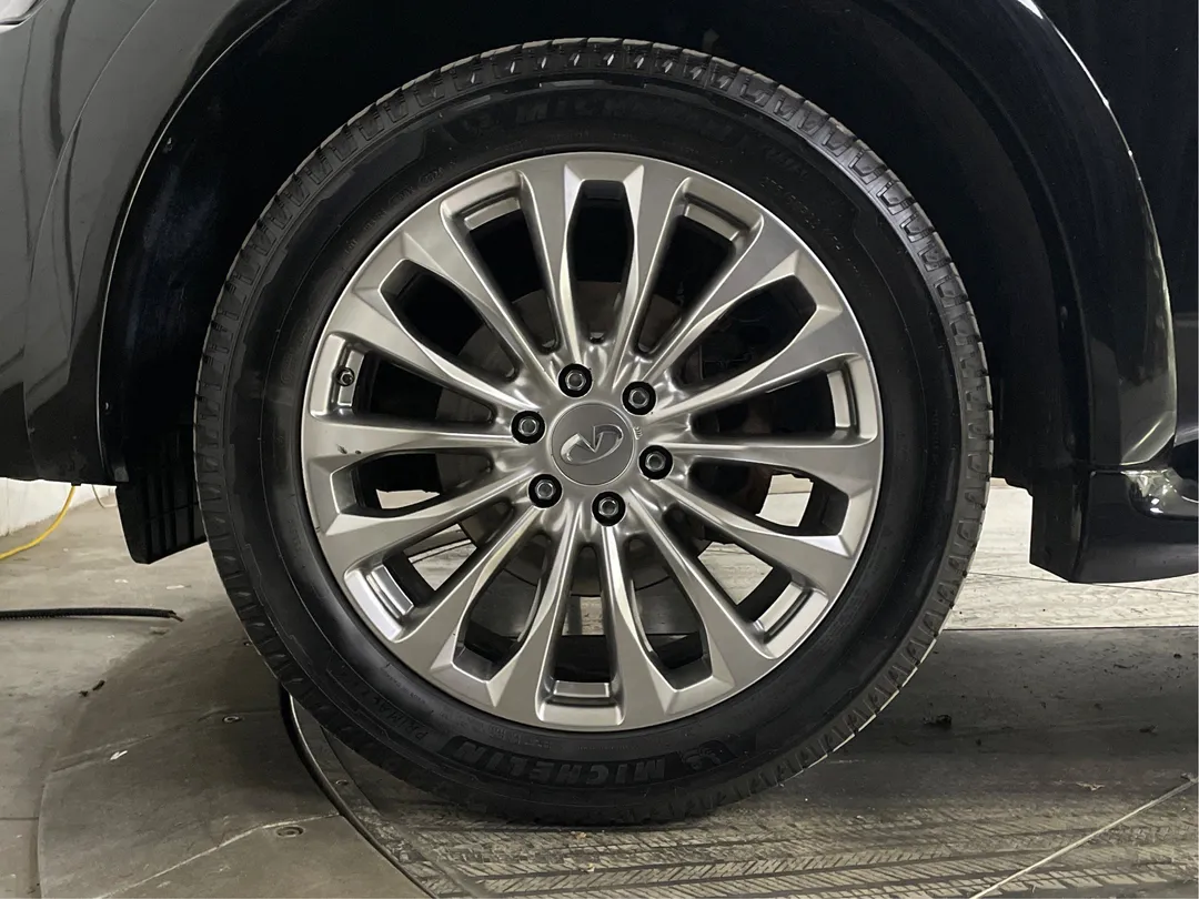 2017 INFINITI QX80, photo 6