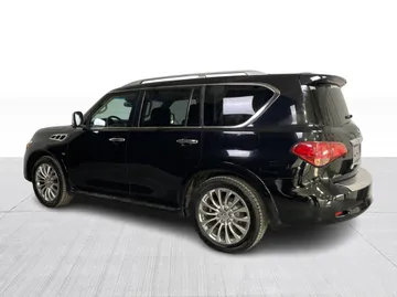 2017 INFINITI QX80 - image 12