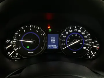 2017 INFINITI QX80 - image 18