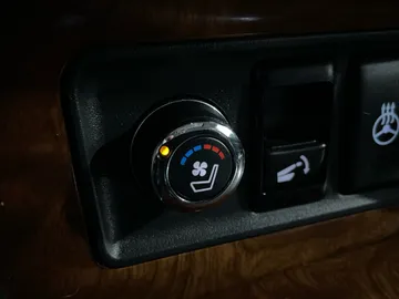 2017 INFINITI QX80 - image 29
