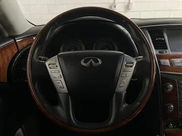 2017 INFINITI QX80 - image 19