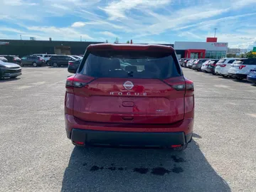 2024 Nissan Rogue - image 7