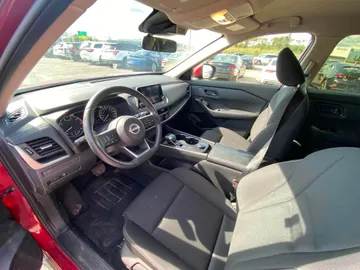 2024 Nissan Rogue - image 9