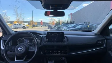 2024 Nissan Rogue - image 9