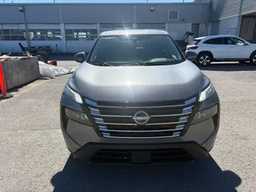 2024 Nissan Rogue - image 2