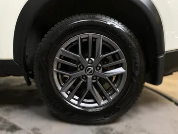 2024 Nissan Rogue - image 6