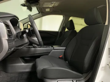 2024 Nissan Rogue - image 3