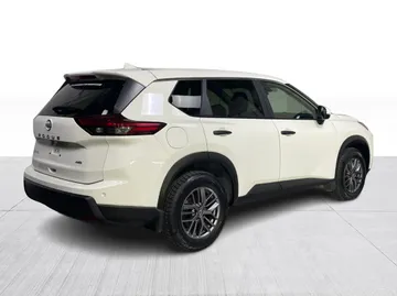 2024 Nissan Rogue - image 8