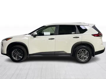 2024 Nissan Rogue - image 4