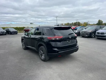 2025 Nissan Rogue - image 7