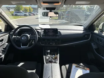 2024 Nissan Rogue - image 7