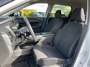 2024 Nissan Rogue - image 3