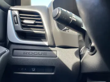 2024 Nissan Rogue - image 24