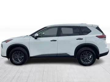 2024 Nissan Rogue - image 10