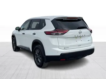 2024 Nissan Rogue - image 11
