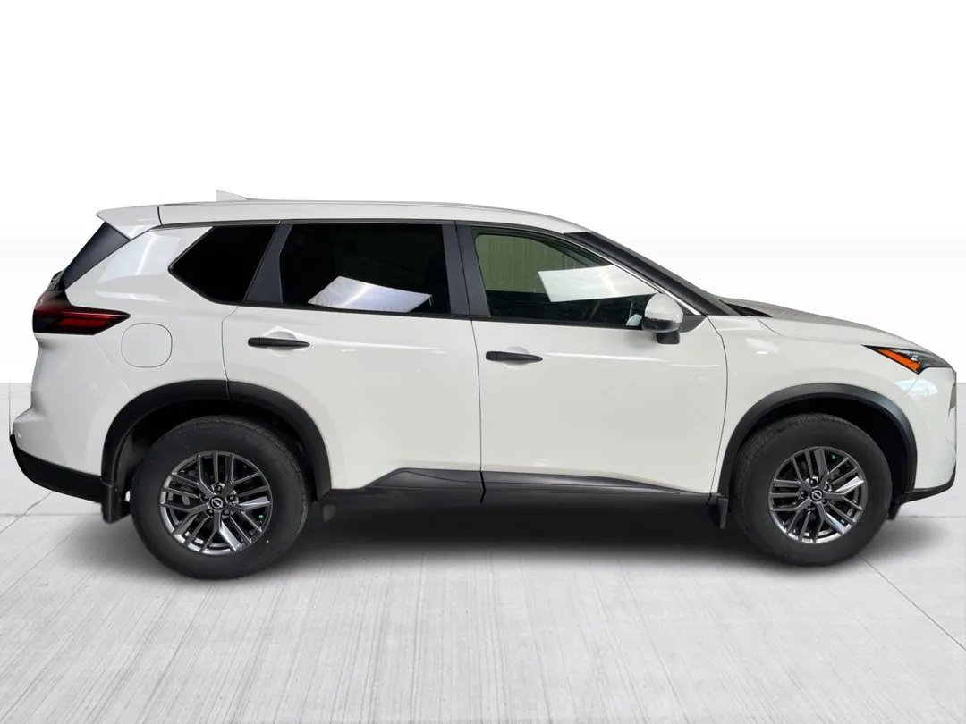 2024 Nissan Rogue — photo 2