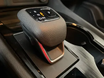2024 Nissan Rogue - image 25