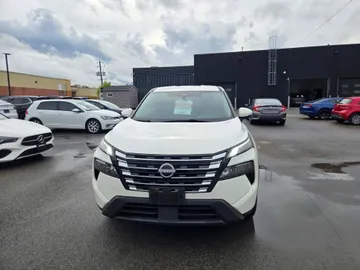 2024 Nissan Rogue - image 2