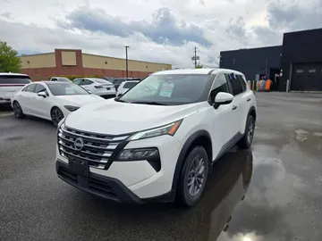 2024 Nissan Rogue - image 3