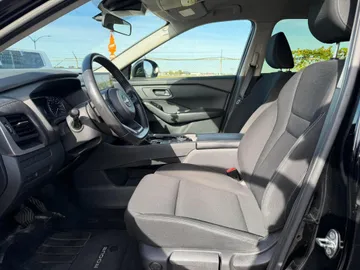 2024 Nissan Rogue - image 8