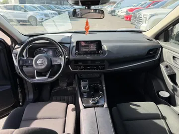 2024 Nissan Rogue - image 9