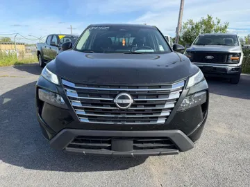 2024 Nissan Rogue - image 2
